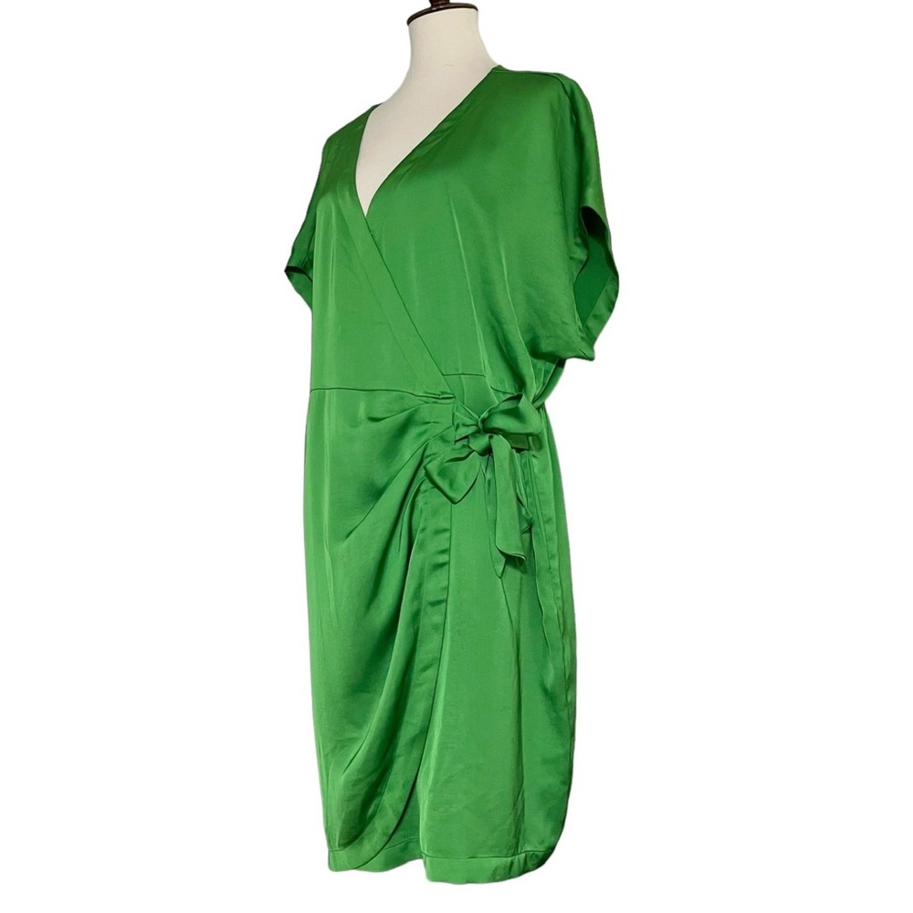 Ava & Viv Green Women's Dolman Short Sleeve Wrap Dress - Picture 6 of 12
